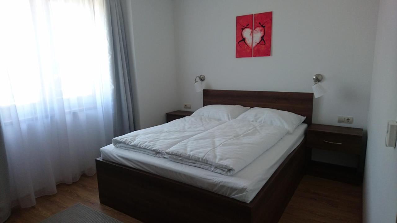 Corner Vendeghaz Hotel Veszprem Ngoại thất bức ảnh